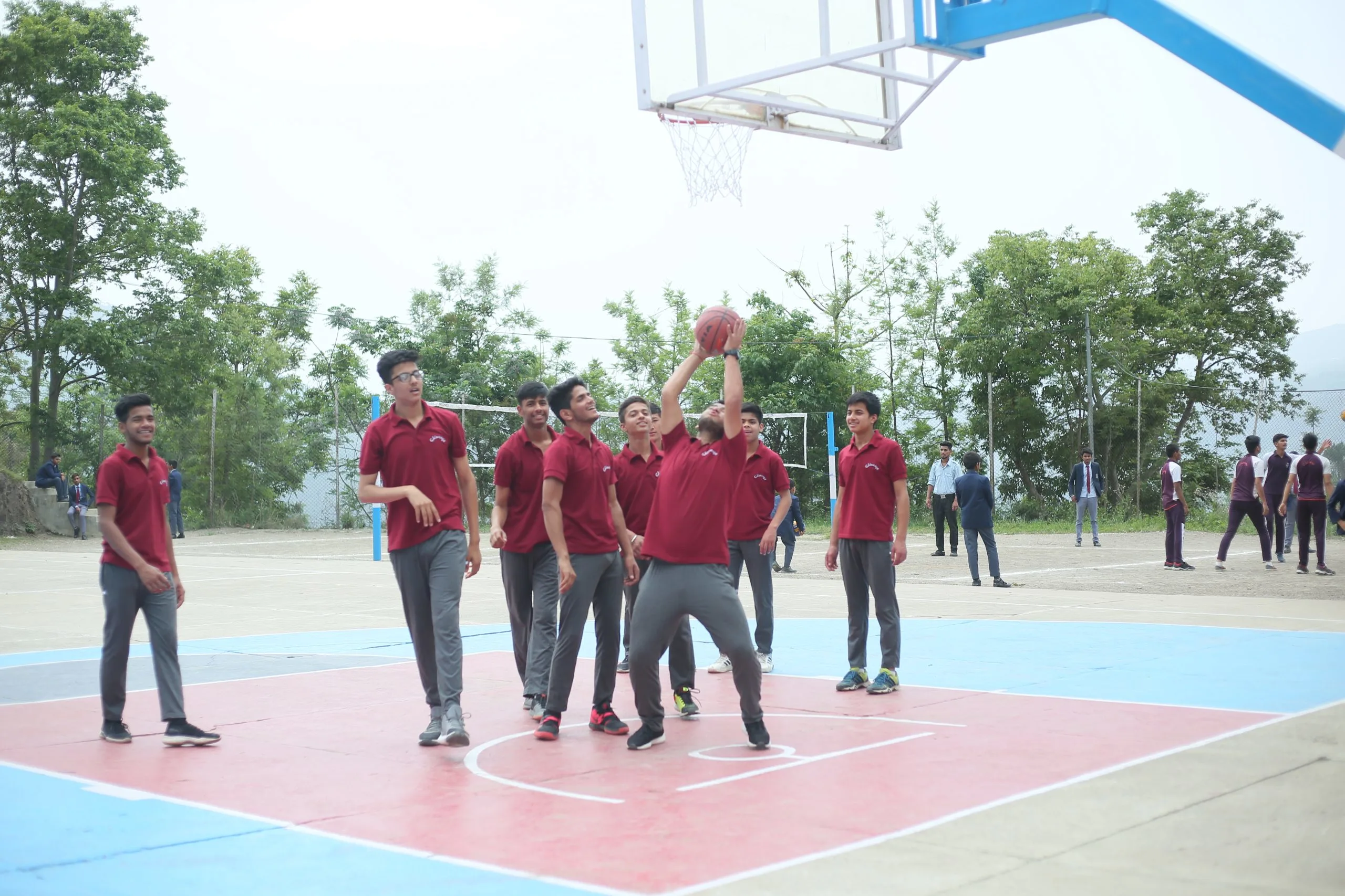 BASKETBALL